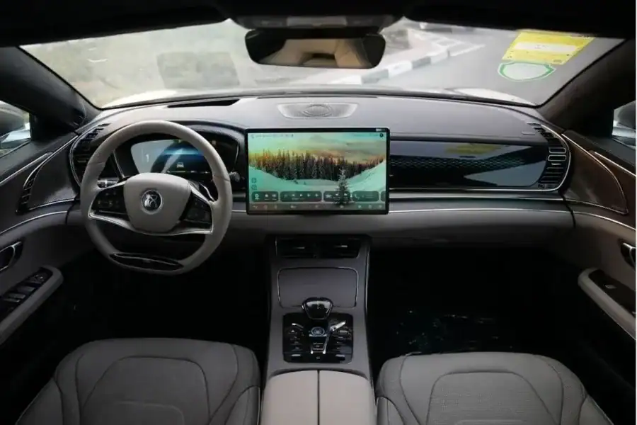 Private Limousine Transfer in Hurghada – Comfortable Ride for Up to 3 People