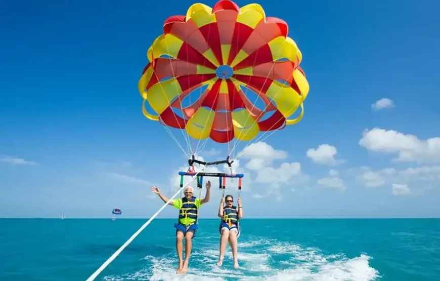 Hurghada Parasailing Fly – 15 Minutes of Unforgettable Hurghada Parasailing